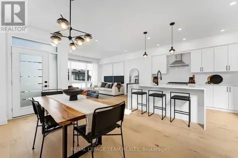 808 Chipping Circle Ottawa ON K4M 0E7