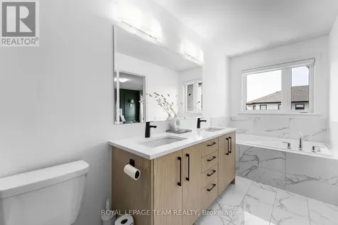 808 Chipping Circle Ottawa ON K4M 0E7