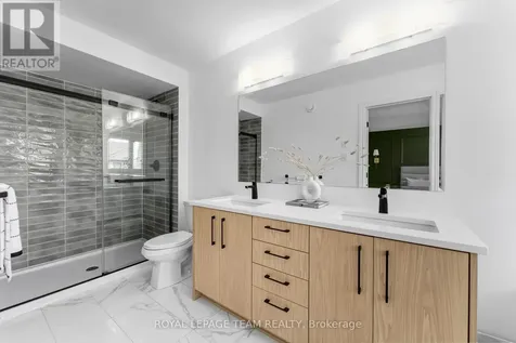 808 Chipping Circle Ottawa ON K4M 0E7