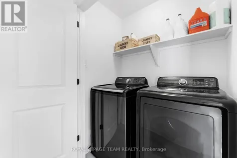 808 Chipping Circle Ottawa ON K4M 0E7