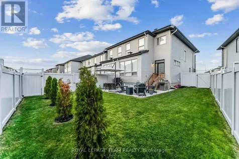 808 Chipping Circle Ottawa ON K4M 0E7