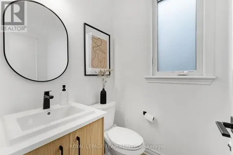 808 Chipping Circle Ottawa ON K4M 0E7