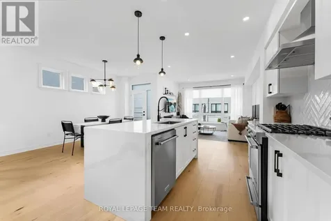808 Chipping Circle Ottawa ON K4M 0E7