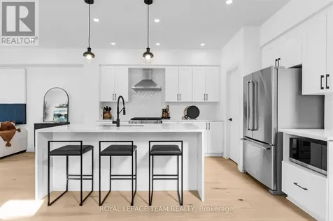 808 Chipping Circle Ottawa ON K4M 0E7