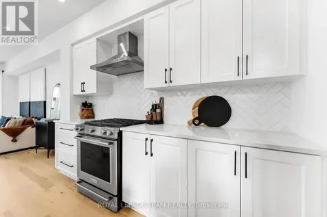 808 Chipping Circle Ottawa ON K4M 0E7