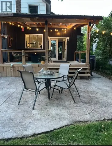 71 Pearl Street West Kingsville ON N9Y 1V5