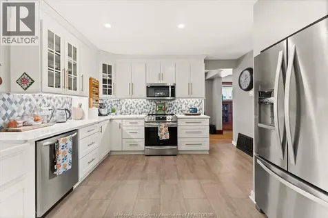 71 Pearl Street West Kingsville ON N9Y 1V5