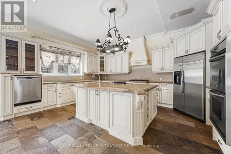 8 Elia Drive Whitchurch-stouffville ON L4A 7X5