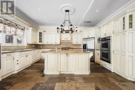 8 Elia Drive Whitchurch-stouffville ON L4A 7X5