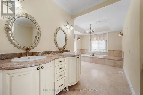 8 Elia Drive Whitchurch-stouffville ON L4A 7X5