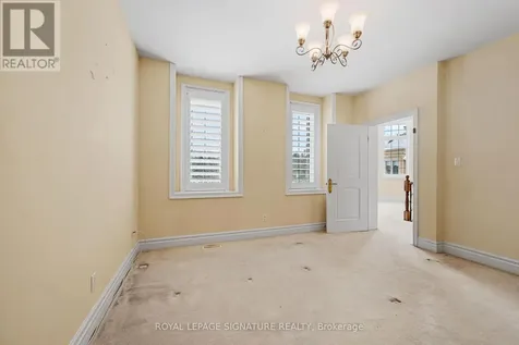 8 Elia Drive Whitchurch-stouffville ON L4A 7X5
