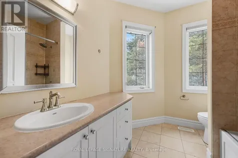 8 Elia Drive Whitchurch-stouffville ON L4A 7X5