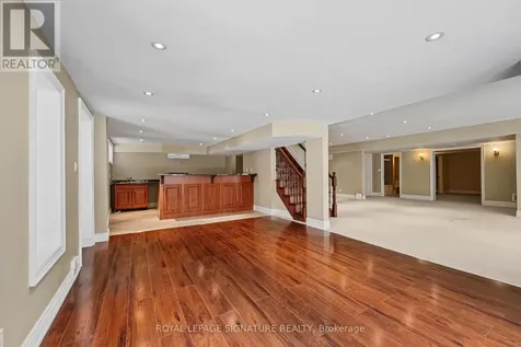 8 Elia Drive Whitchurch-stouffville ON L4A 7X5
