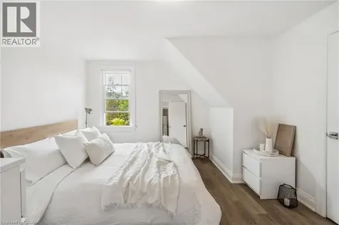 1182 Linbrook Road Oakville ON L6J 2L4