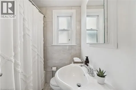 1182 Linbrook Road Oakville ON L6J 2L4
