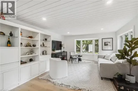 1182 Linbrook Road Oakville ON L6J 2L4