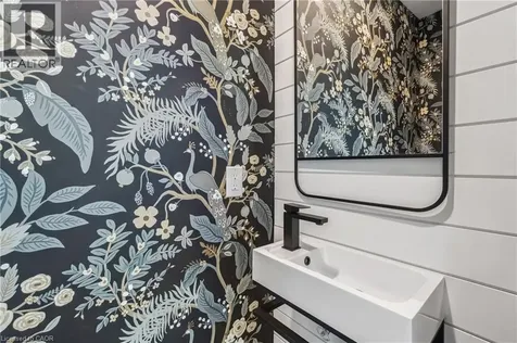 1182 Linbrook Road Oakville ON L6J 2L4