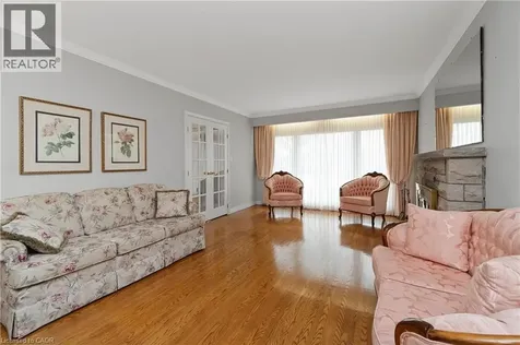 36 Buckingham Drive Hamilton ON L9C 2G5