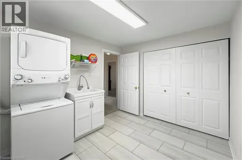 36 Buckingham Drive Hamilton ON L9C 2G5