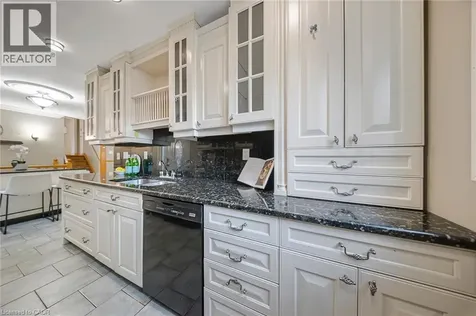 124 Dunsmere Drive Kitchener ON N2E 1V7
