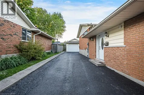 124 Dunsmere Drive Kitchener ON N2E 1V7