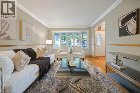 124 Dunsmere Drive Kitchener ON N2E 1V7