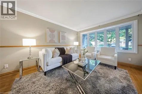 124 Dunsmere Drive Kitchener ON N2E 1V7
