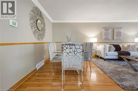 124 Dunsmere Drive Kitchener ON N2E 1V7
