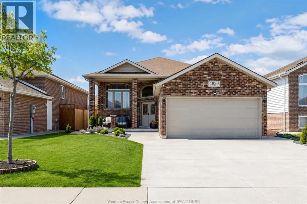 1939 Everts Avenue Windsor ON N9B 0B6