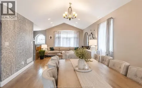 1939 Everts Avenue Windsor ON N9B 0B6