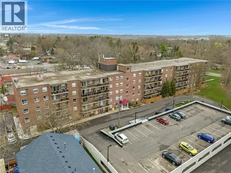793 Colborne Street Brantford ON N3S 7J3