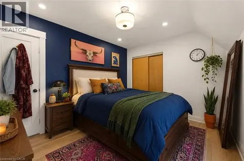 124 Campbell Avenue Hamilton ON L8H 2E9