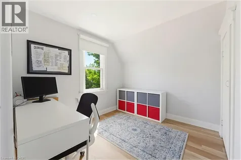 124 Campbell Avenue Hamilton ON L8H 2E9