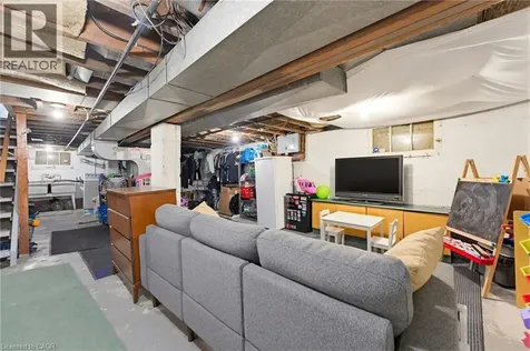 124 Campbell Avenue Hamilton ON L8H 2E9