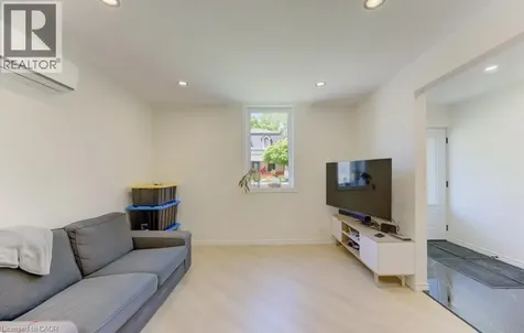 11 Davidson Street Cambridge ON N1S 2T8