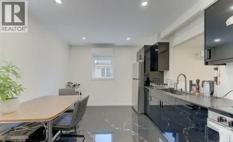 11 Davidson Street Cambridge ON N1S 2T8