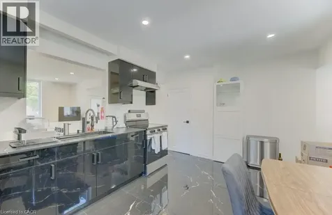 11 Davidson Street Cambridge ON N1S 2T8