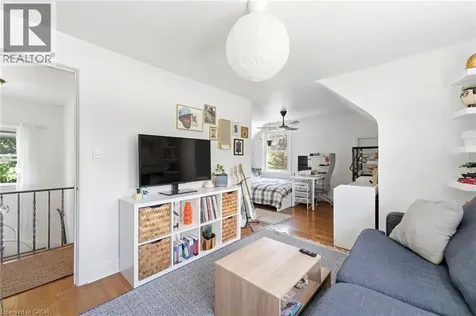 54 Randall Avenue Hamilton ON L8G 2K9