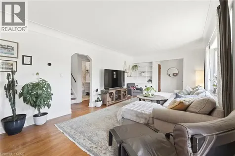 54 Randall Avenue Hamilton ON L8G 2K9