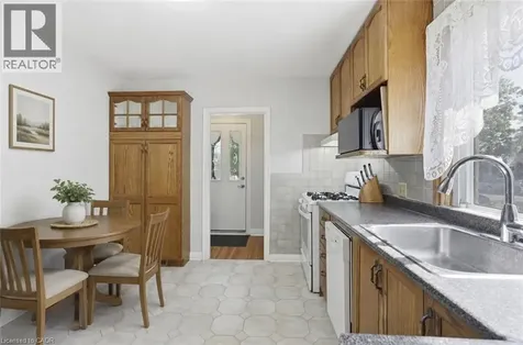 764 Brucedale Avenue East Hamilton ON L8V 1R9
