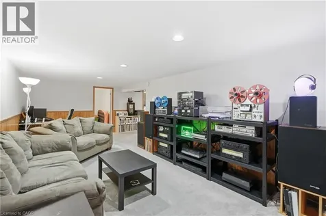 764 Brucedale Avenue East Hamilton ON L8V 1R9