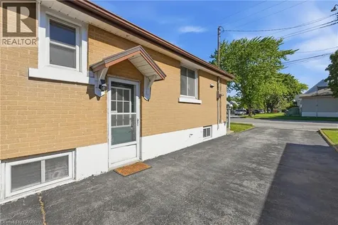 764 Brucedale Avenue East Hamilton ON L8V 1R9