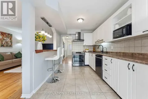 5 Harrington Court Ottawa ON K2K 2S7