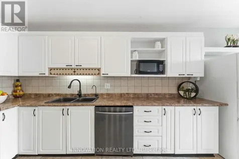 5 Harrington Court Ottawa ON K2K 2S7