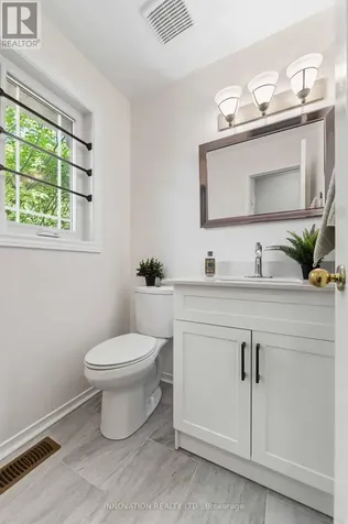 5 Harrington Court Ottawa ON K2K 2S7