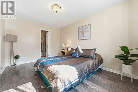 5 Harrington Court Ottawa ON K2K 2S7