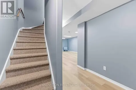 5 Harrington Court Ottawa ON K2K 2S7