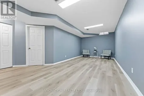5 Harrington Court Ottawa ON K2K 2S7