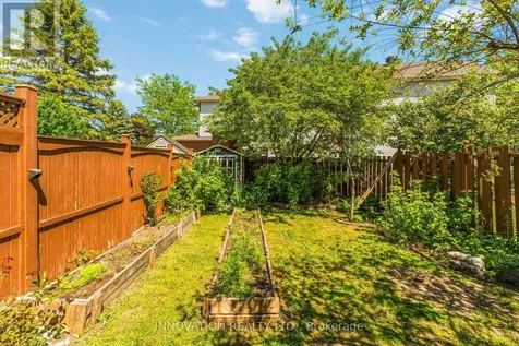 5 Harrington Court Ottawa ON K2K 2S7