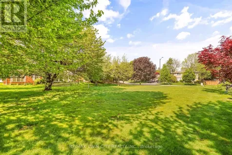 3 Fieldstone Circle Brantford ON N3R 6S7